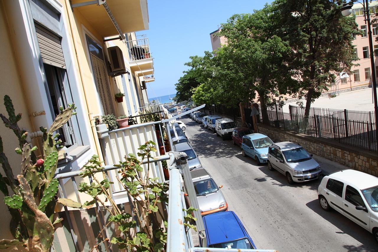 Family House - By Vacation Service Cefalù Exterior foto